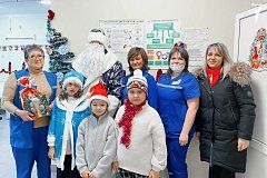 Первые и «Российский детский Дед Мороз» поздравили около 4000 людей