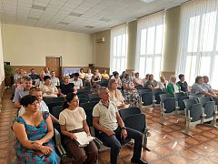 Глава района Дмитрий Живайкин провёл очередное постоянно действующее совещание с главами поселений и руководителями организаций района