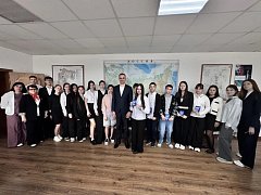День детских общественных объединений – дата, которая для многих взрослых начинается с ностальгии: пионерские линейки, горны, галстуки. Времена меняются, а суть остаётся