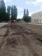 Продолжается ремонт внутрипоселковых дорог в муниципальных образованиях района.