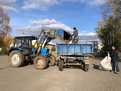 В нашем районе продолжаются субботники