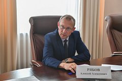 Роман Бусаргин провел встречу с главой Питерского района Алексеем Рябовым