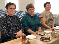 Накануне международного женского дня глава района Д.Н. Живайкин встретился с мамами и женами защитников, участвующих в специальной военной операции