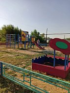 Вчера жители с. Агафоновка приняли активное участие по наведению порядка на территории детской игровой площадки