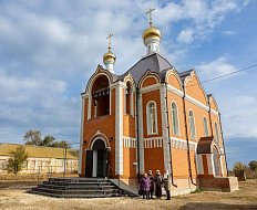 В селе Новотулка состоялось Великое освещение храма в честь иконы Божьей Матери «Спорительницы хлебов»