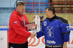 Кубок Губернатора по хоккею выиграл «Узень» из Питерского района!