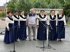 Питерский район склонил головы у вечного огня