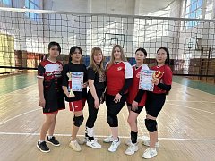 На базе детско-юношеской спортивной школы прошёл районный  турнир по волейболу среди женских команд (14+), посвящённый 8 Марта! 