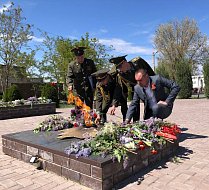Глава района Д.Н. Живайкин поздравил выпускников военно-патриотического клуба «Щит и Меч» имени А.А. Андреева